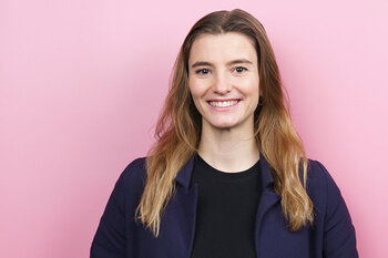 Deanne - VBV-zertifizierte Versicherungsvermittler bei der Einarbeitung neuer Software